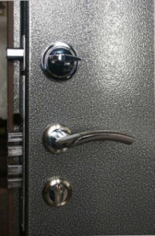 Дверь металлическая утепленная ДМ-01 1800х1000